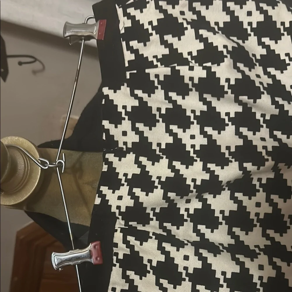 CNC Costume National Black and White Pencil Skirt